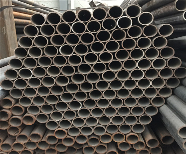 What is the forming method of seamless steel pipe?